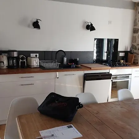 Maison Entre Sancy Et Cantal, Proches Des Lacs