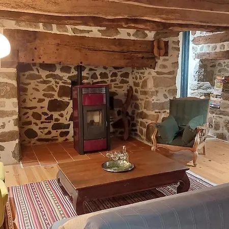 Maison Entre Sancy Et Cantal, Proches Des Lacs Casa vacanze