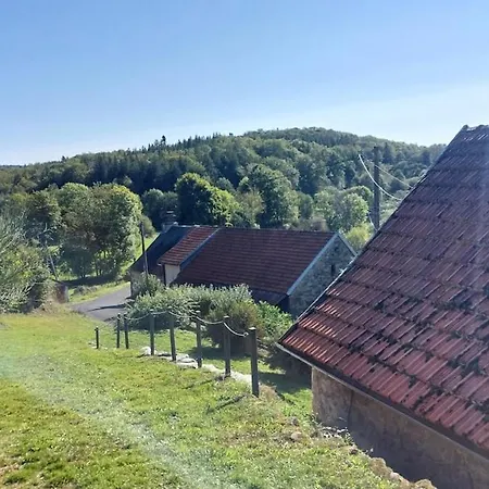 Casa vacanze Maison Entre Sancy Et Cantal, Proches Des Lacs *