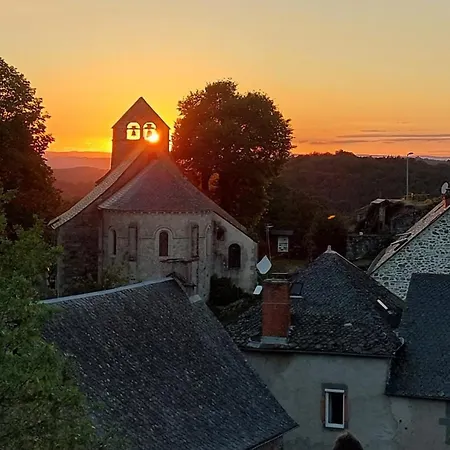 Hébergement de vacances Maison Entre Sancy Et Cantal, Proches Des Lacs